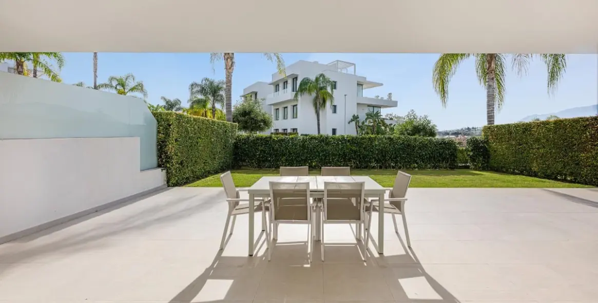 Short-term rent of ground floor apartment in Estepona 3