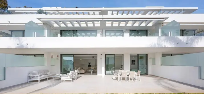 Short-term rent of ground floor apartment in Estepona 4