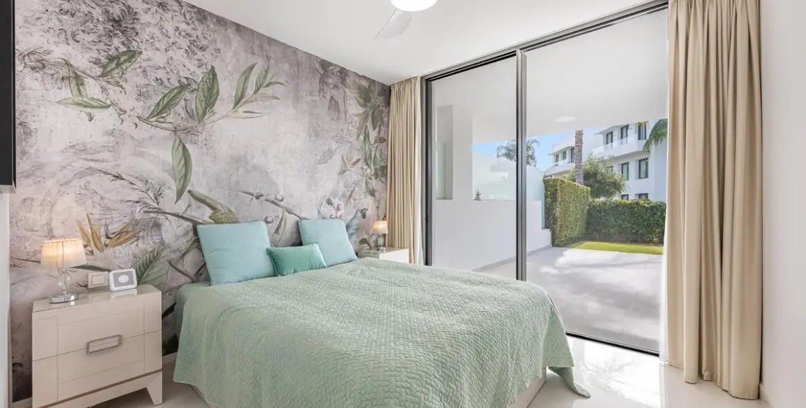 Short-term rent of ground floor apartment in Estepona 16