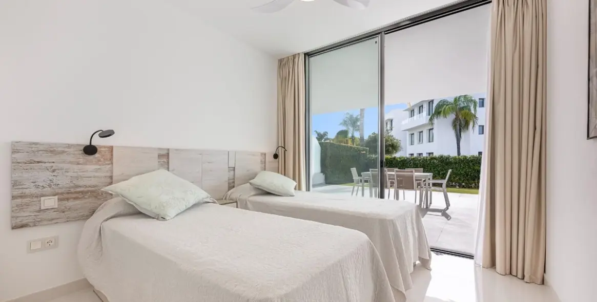 Short-term rent of ground floor apartment in Estepona 18