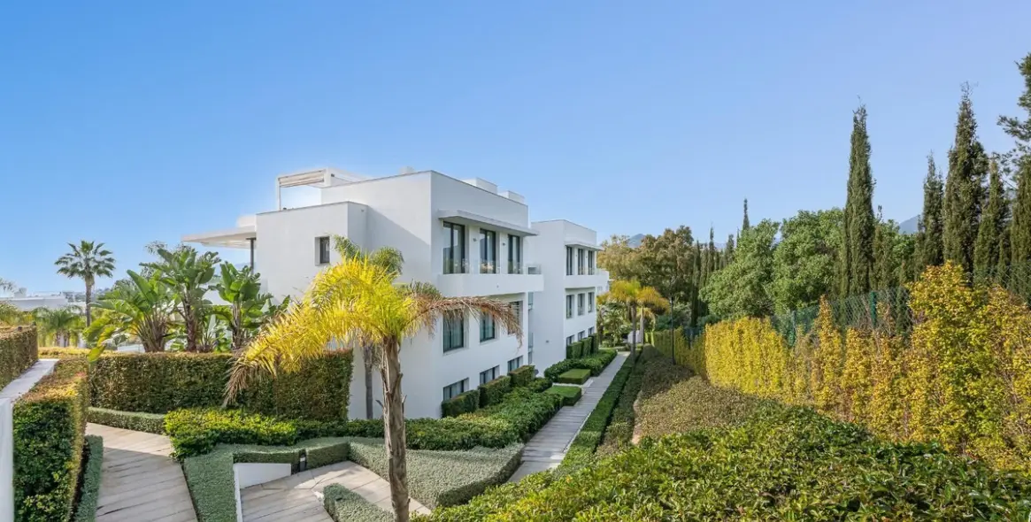 Short-term rent of ground floor apartment in Estepona 25