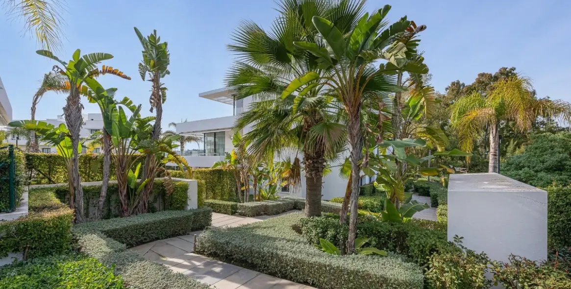 Short-term rent of ground floor apartment in Estepona 27