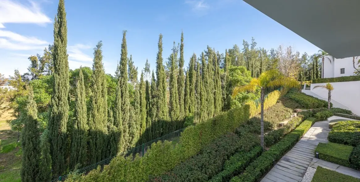 Short-term rent of ground floor apartment in Estepona 30