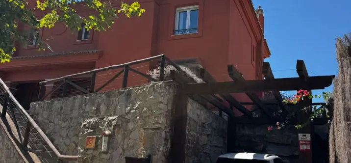 Long-term rent of townhouse in Santa Clara 0