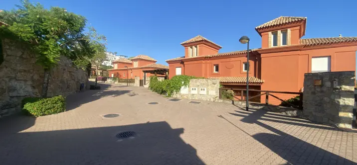 Long-term rent of townhouse in Santa Clara 1