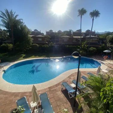 Long-term rent of townhouse in Santa Clara
