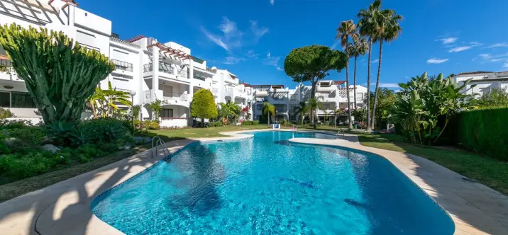 Short-term rent of middle floor apartment in Costalita 1