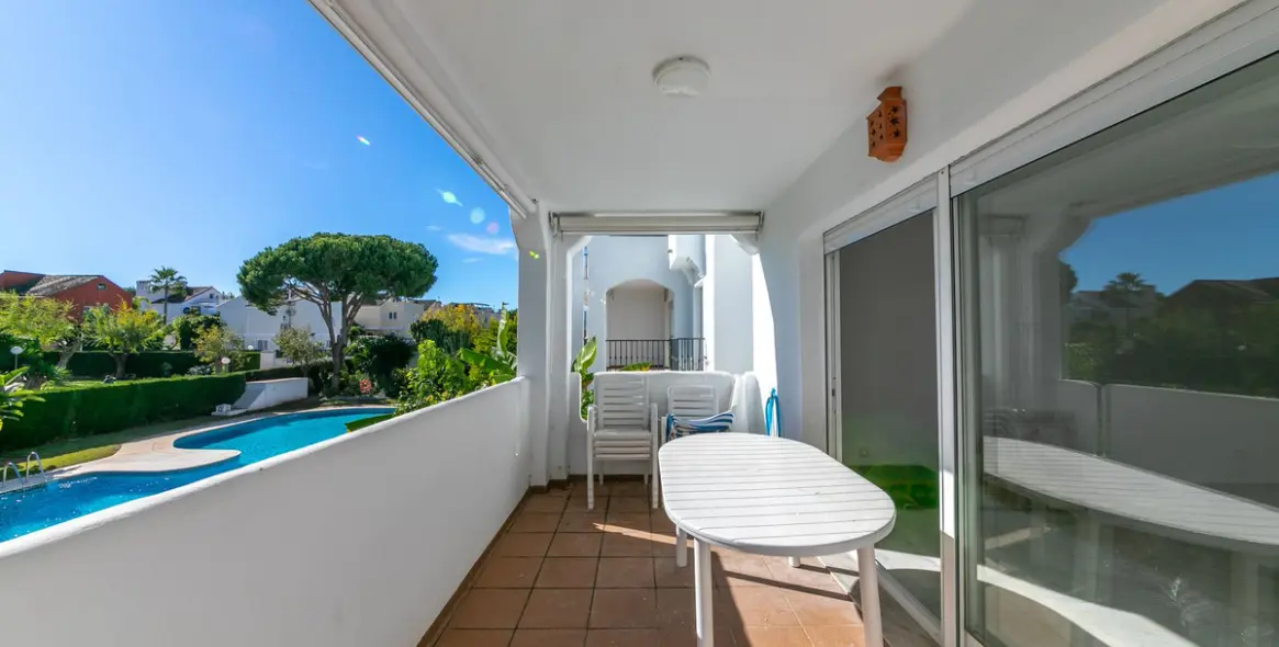 Short-term rent of middle floor apartment in Costalita 3