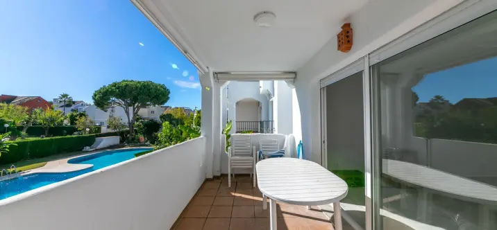 Short-term rent of middle floor apartment in Costalita 2