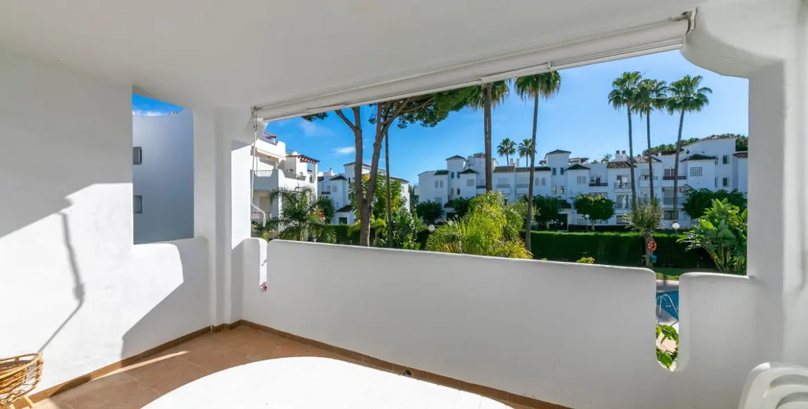 Short-term rent of middle floor apartment in Costalita 4