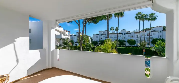 Short-term rent of middle floor apartment in Costalita 3