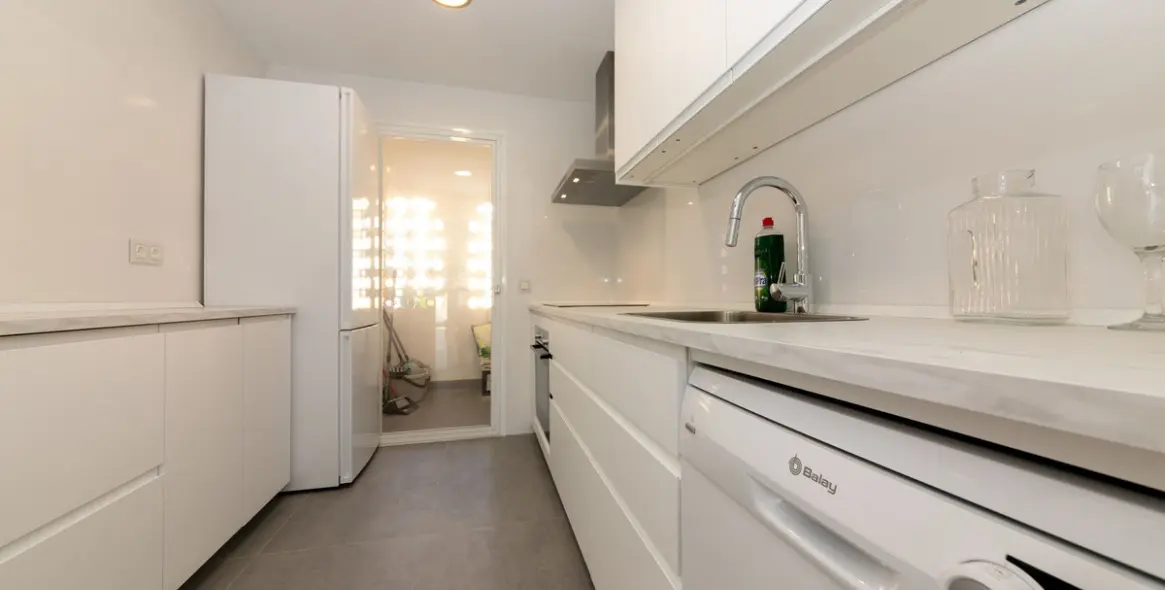 Short-term rent of middle floor apartment in Costalita 10