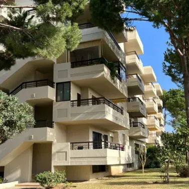 Sale of middle floor apartment in Marbella