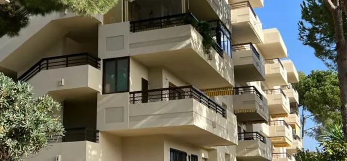 Sale of middle floor apartment in Marbella 3