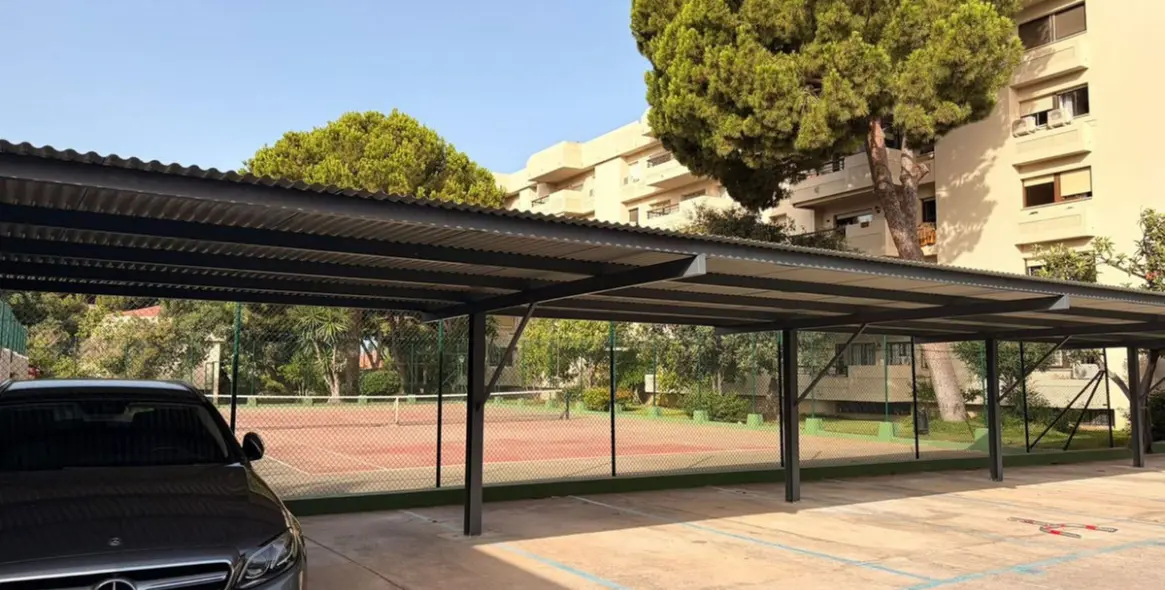Venta de apartamento en planta media en Marbella 25