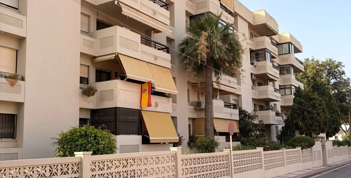 Venta de apartamento en planta media en Marbella 26