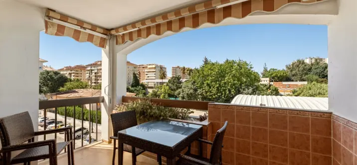 Sale of middle floor apartment in Fuengirola 0