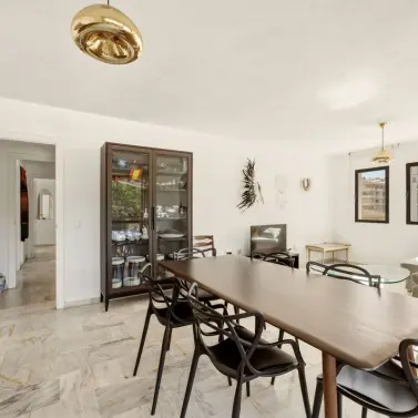 Sale of middle floor apartment in Fuengirola