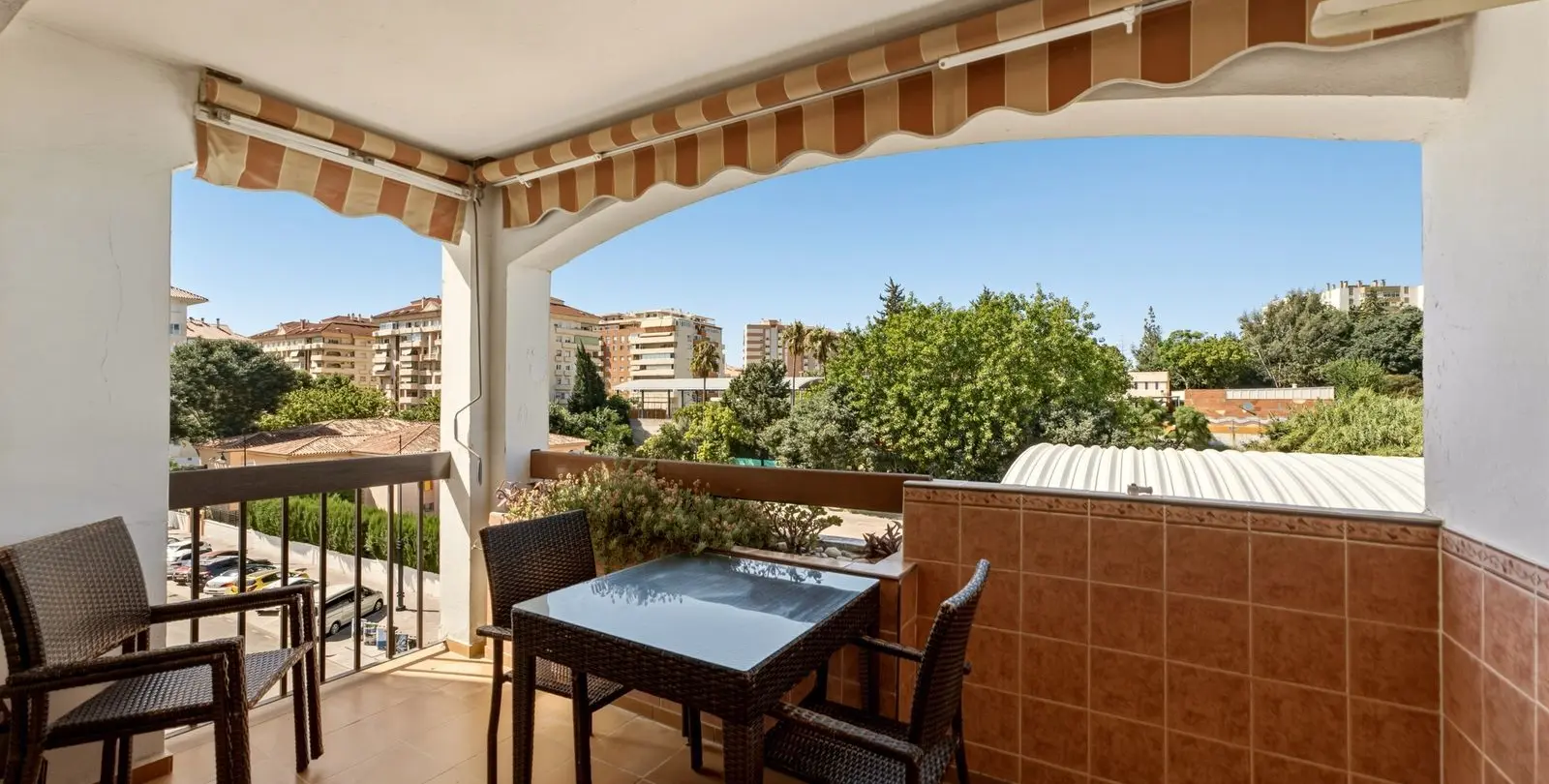 Venta de apartamento en planta media en Fuengirola 1