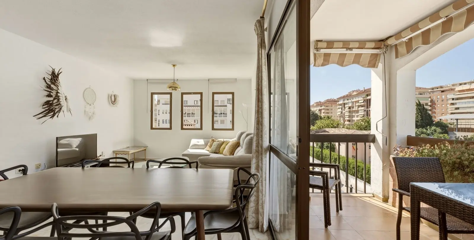 Venta de apartamento en planta media en Fuengirola 2