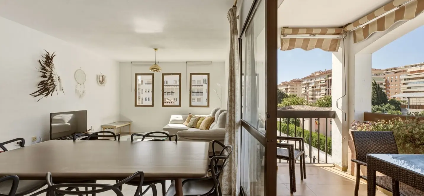 Venta de apartamento en planta media en Fuengirola 1