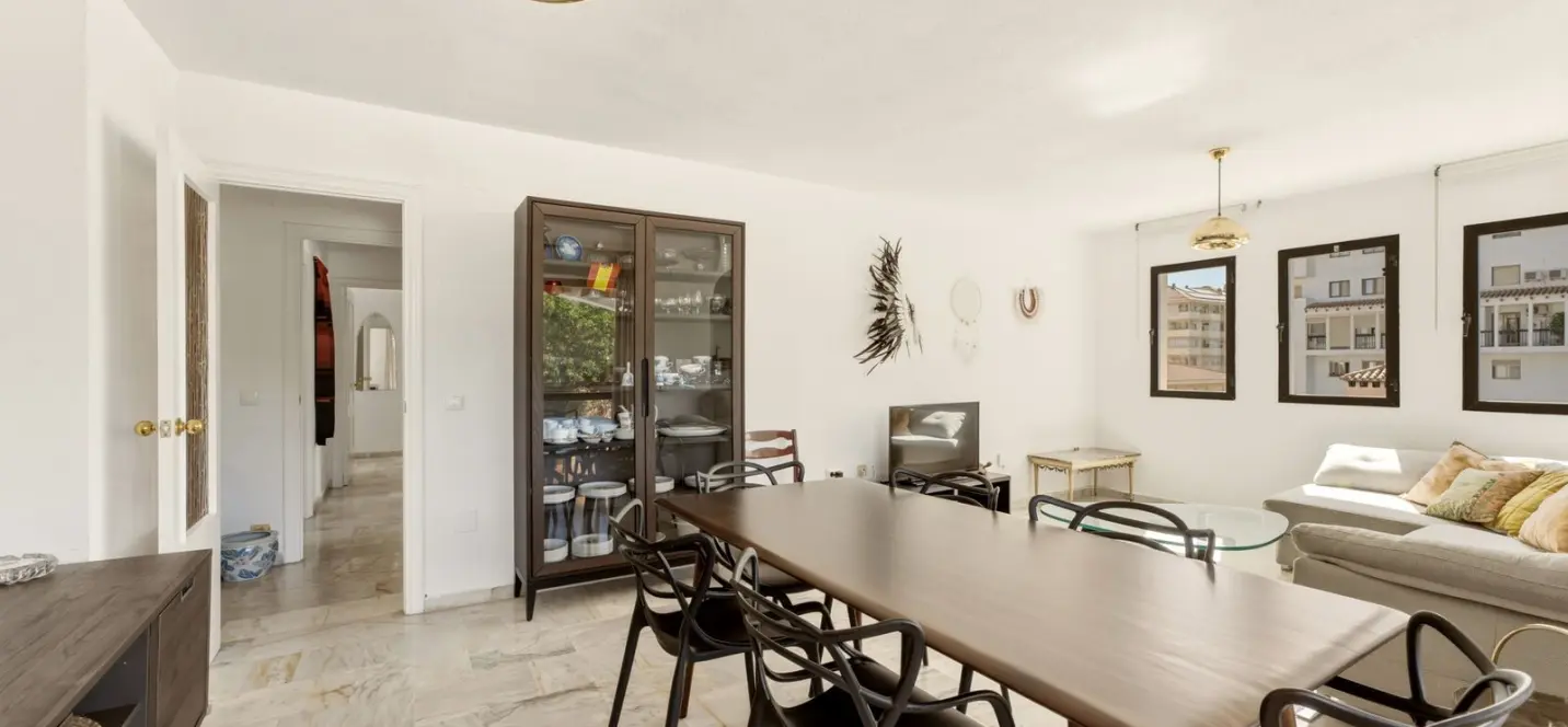 Venta de apartamento en planta media en Fuengirola 2