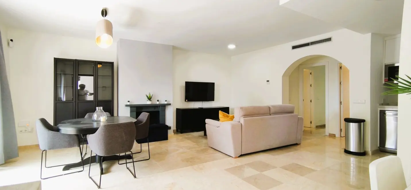 Sale of middle floor apartment in Nueva Andalucía 0
