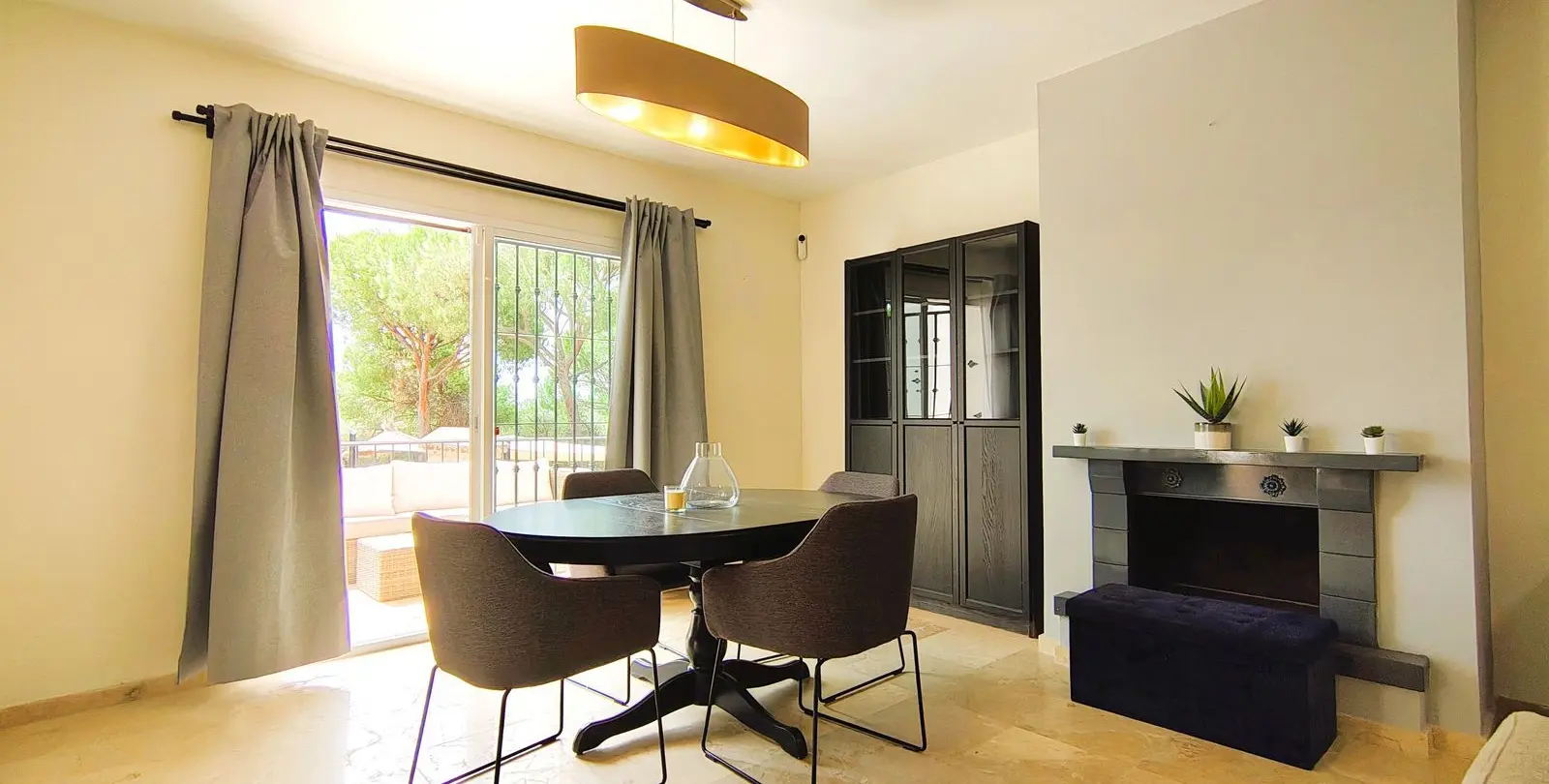Sale of middle floor apartment in Nueva Andalucía 2