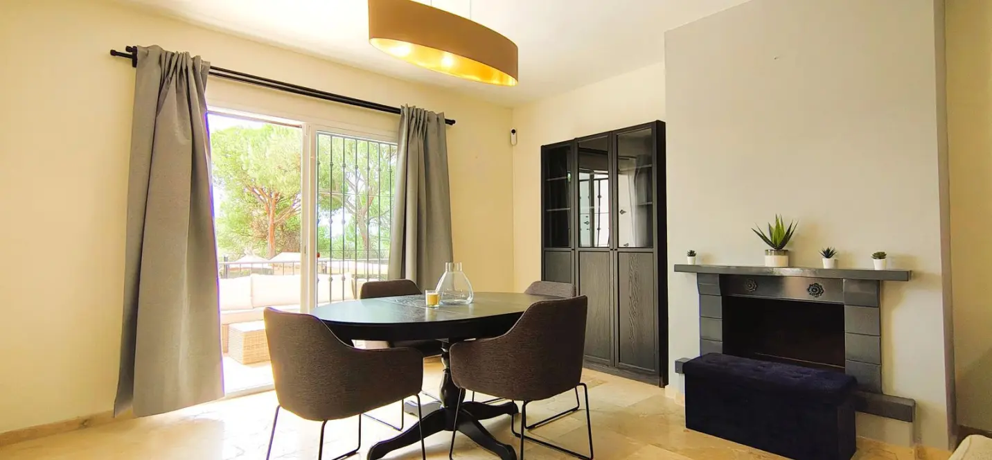 Sale of middle floor apartment in Nueva Andalucía 1