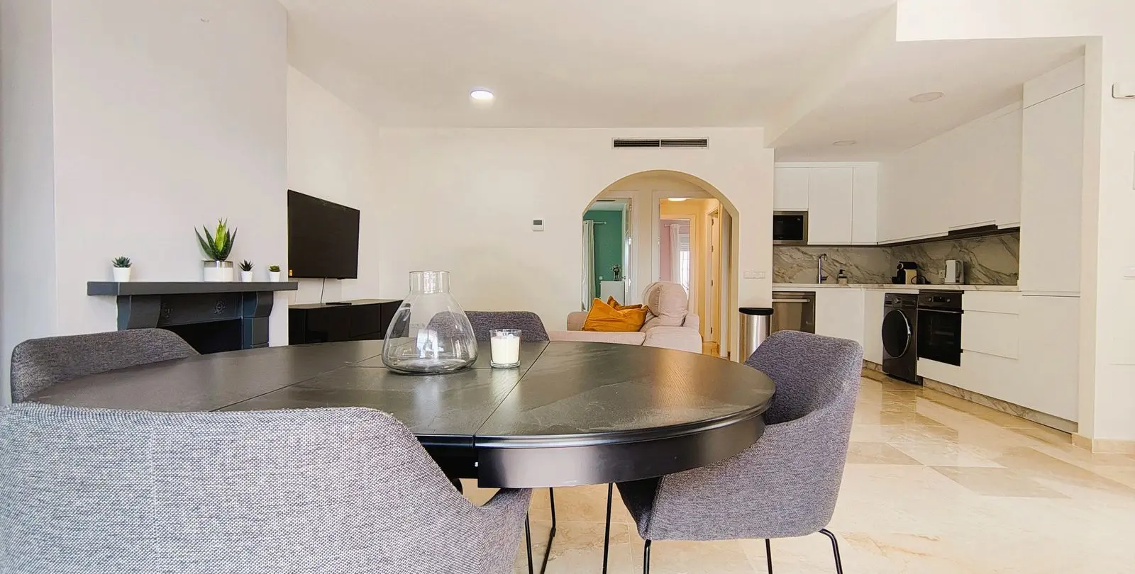 Sale of middle floor apartment in Nueva Andalucía 5