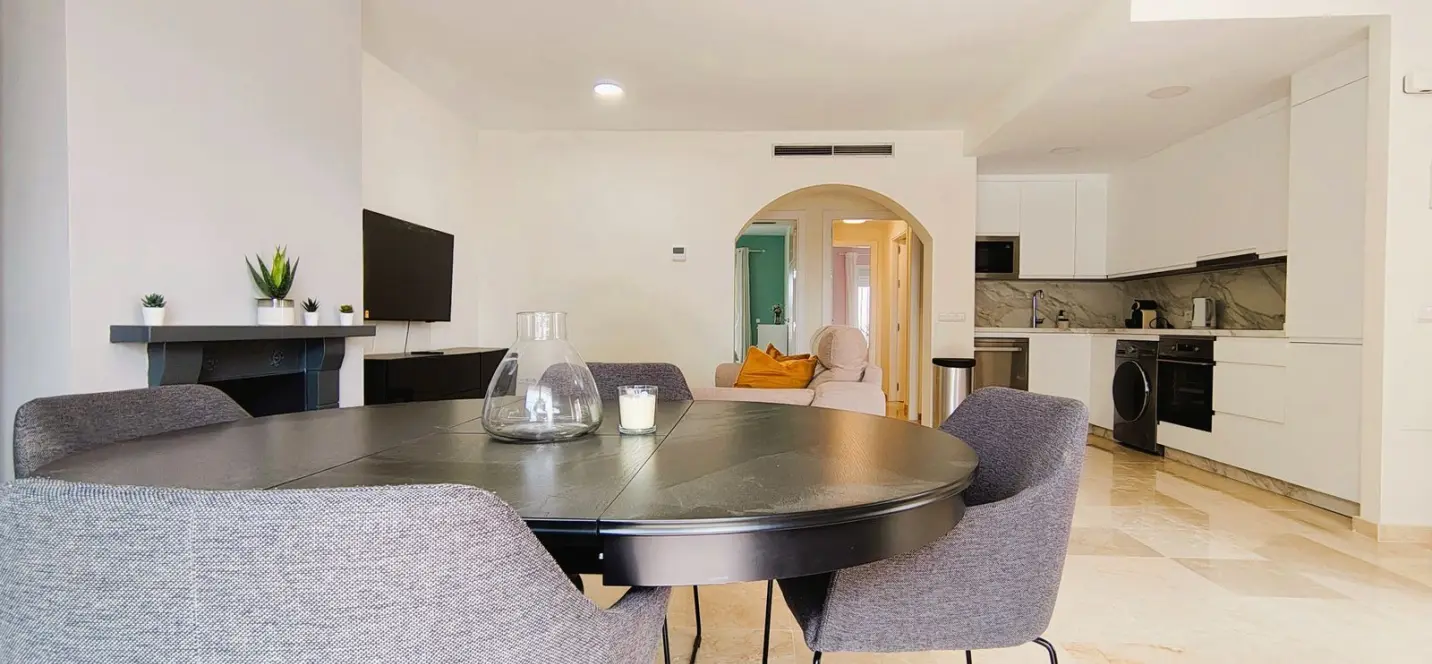 Sale of middle floor apartment in Nueva Andalucía 4
