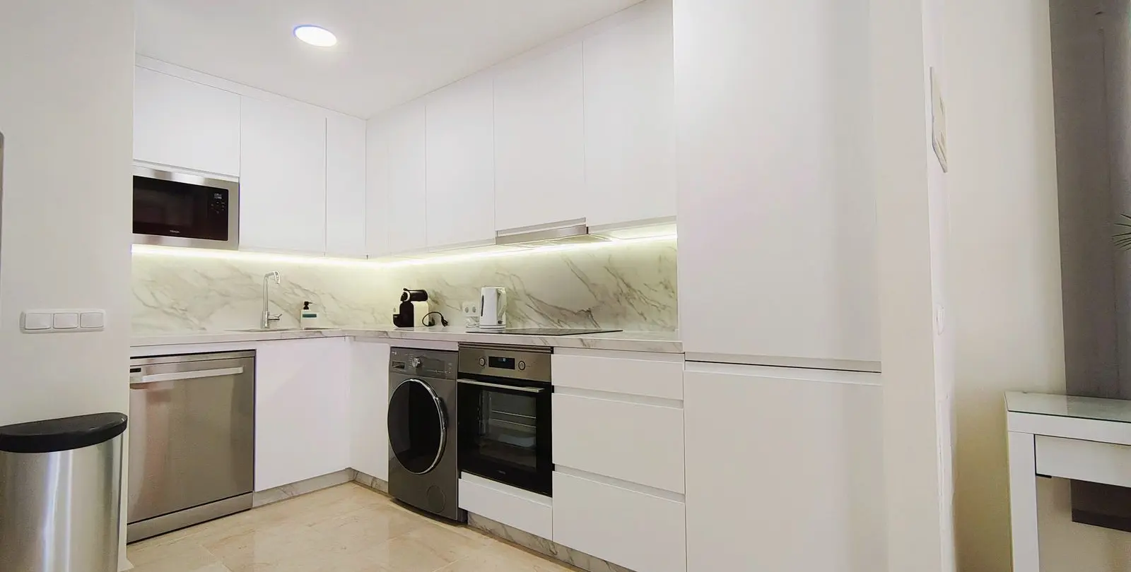 Sale of middle floor apartment in Nueva Andalucía 9