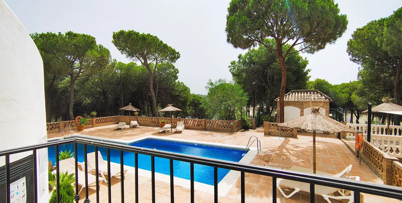 Sale of middle floor apartment in Nueva Andalucía 28