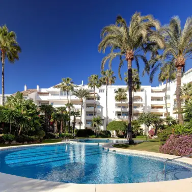 Sale of middle floor apartment in Atalaya