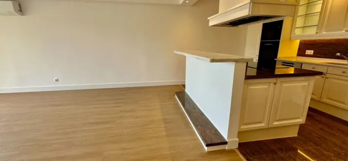 Sale of middle floor apartment in Atalaya 4