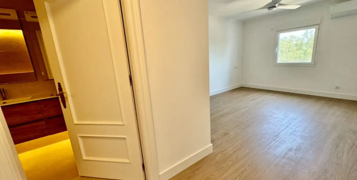 Sale of middle floor apartment in Atalaya 12