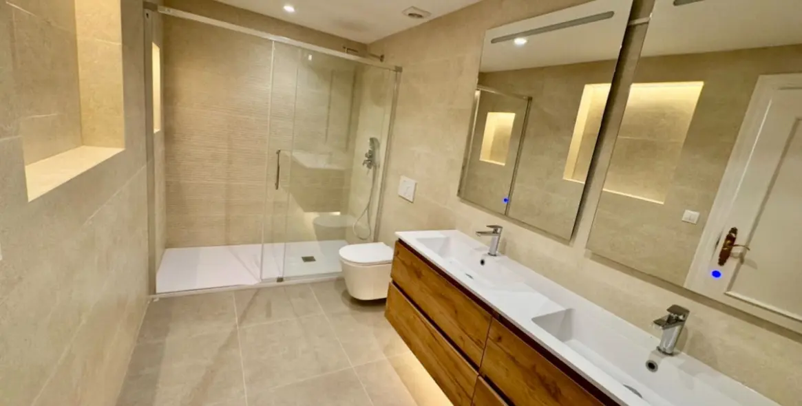 Sale of middle floor apartment in Atalaya 14