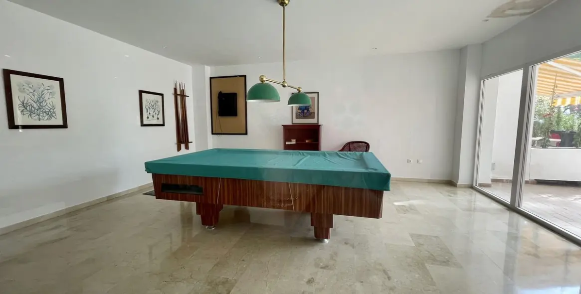 Sale of middle floor apartment in Atalaya 17