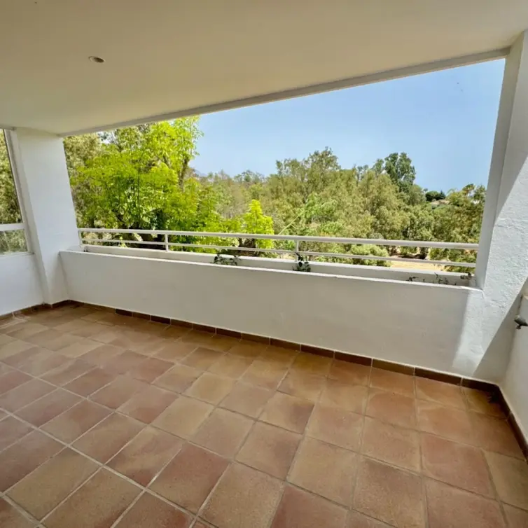 Sale of middle floor apartment in Atalaya