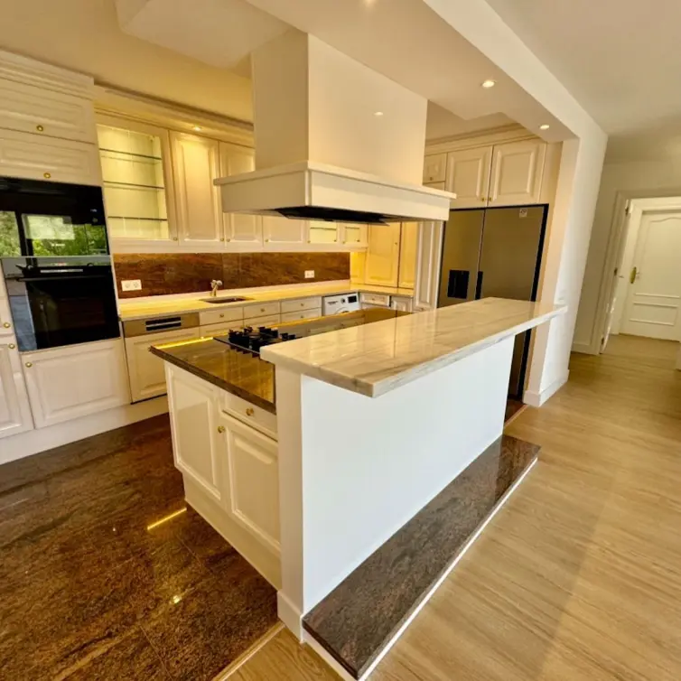 Sale of middle floor apartment in Atalaya