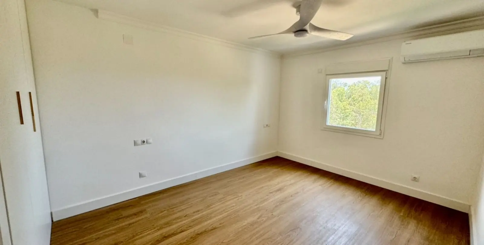 Sale of middle floor apartment in Atalaya 13