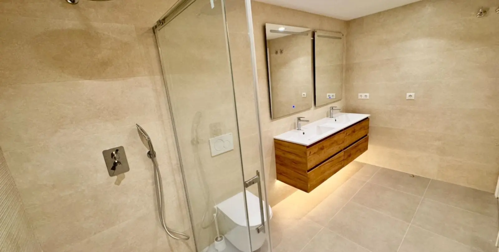 Sale of middle floor apartment in Atalaya 15