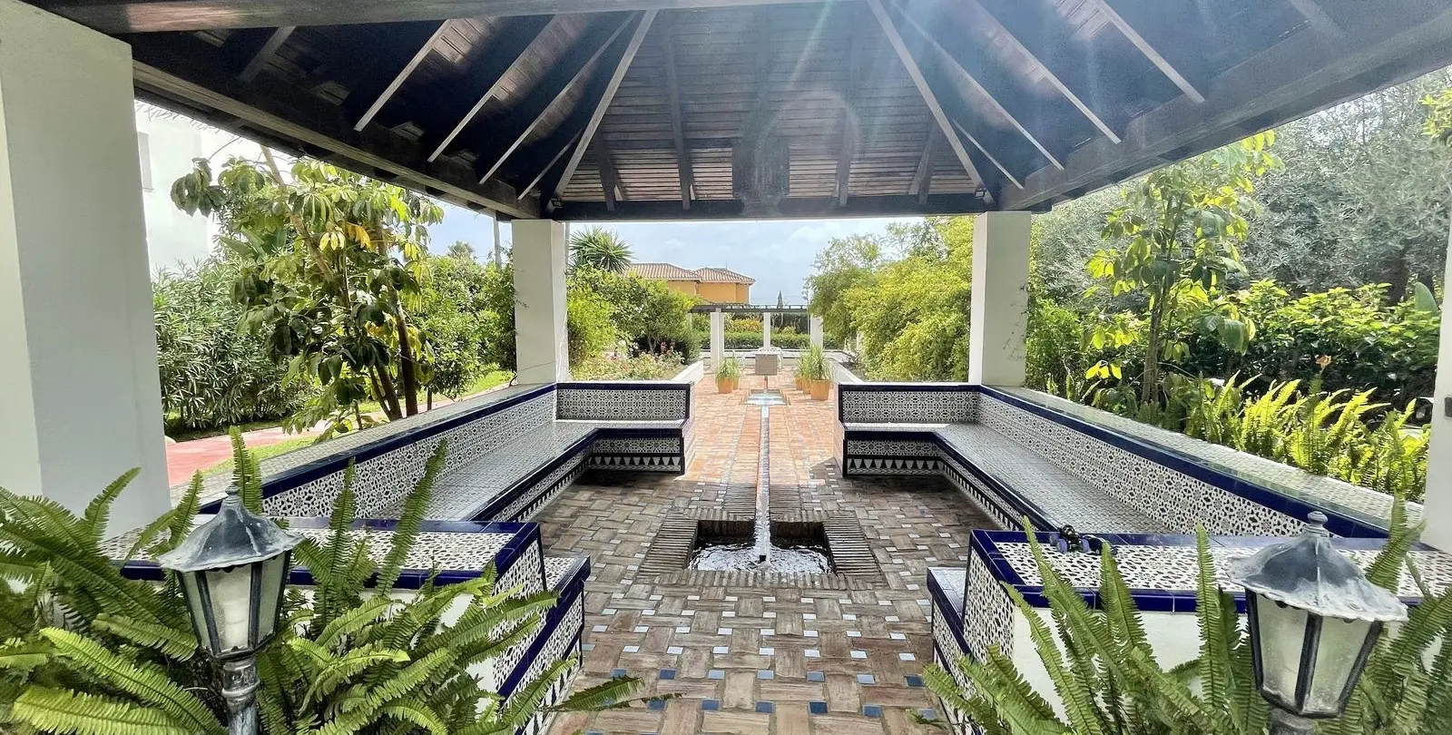 Sale of middle floor apartment in Atalaya 21