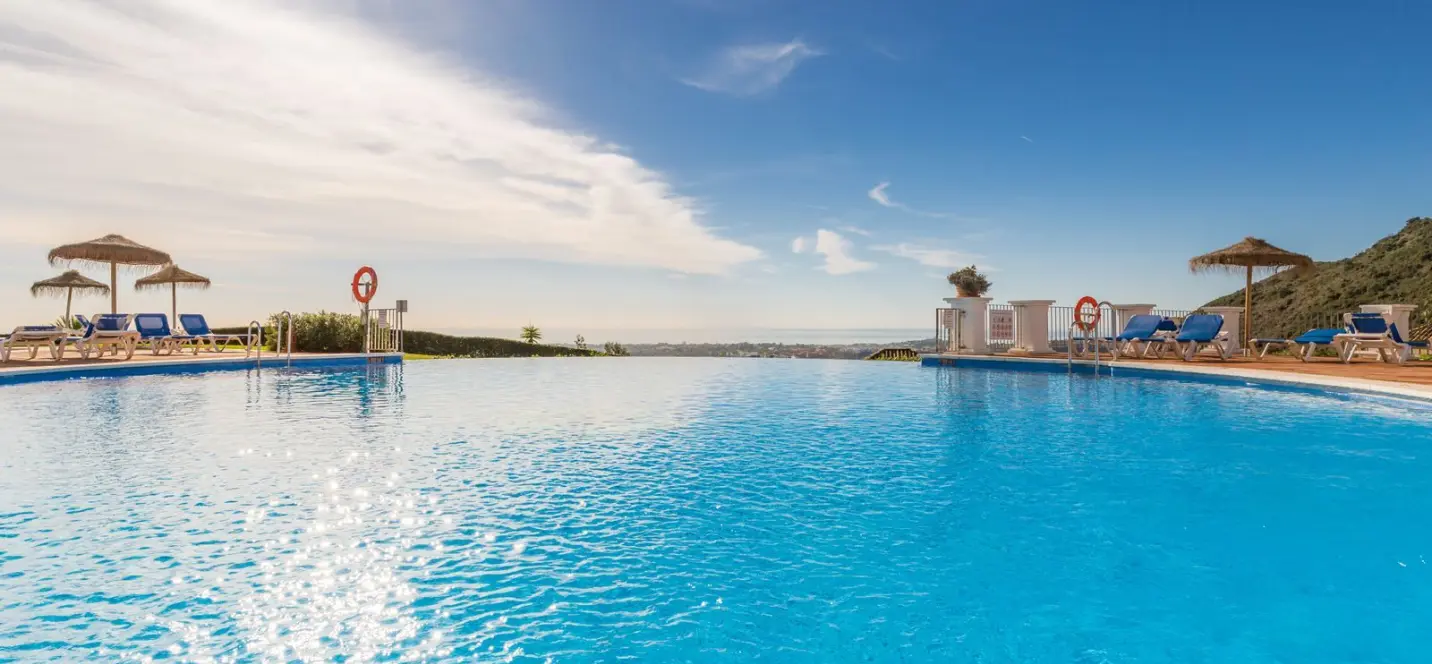 Venta de apartamento en planta media en Los Arqueros 0