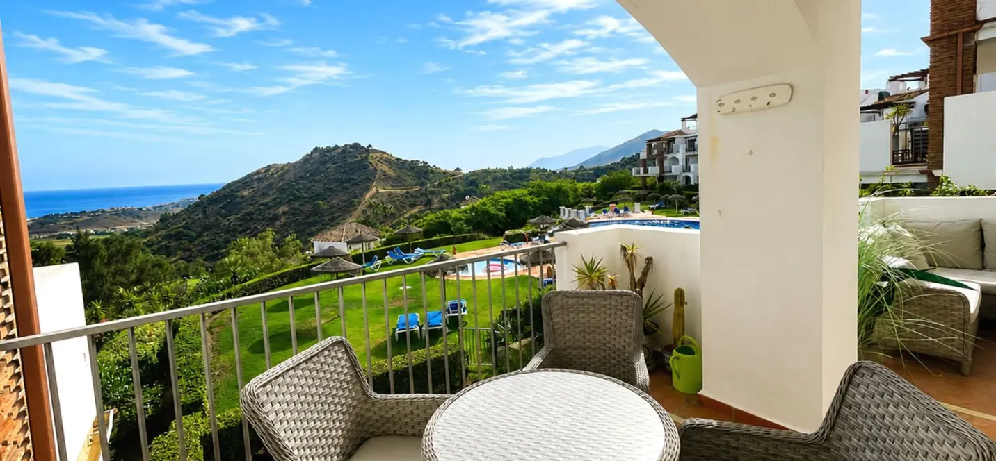 Venta de apartamento en planta media en Los Arqueros 1