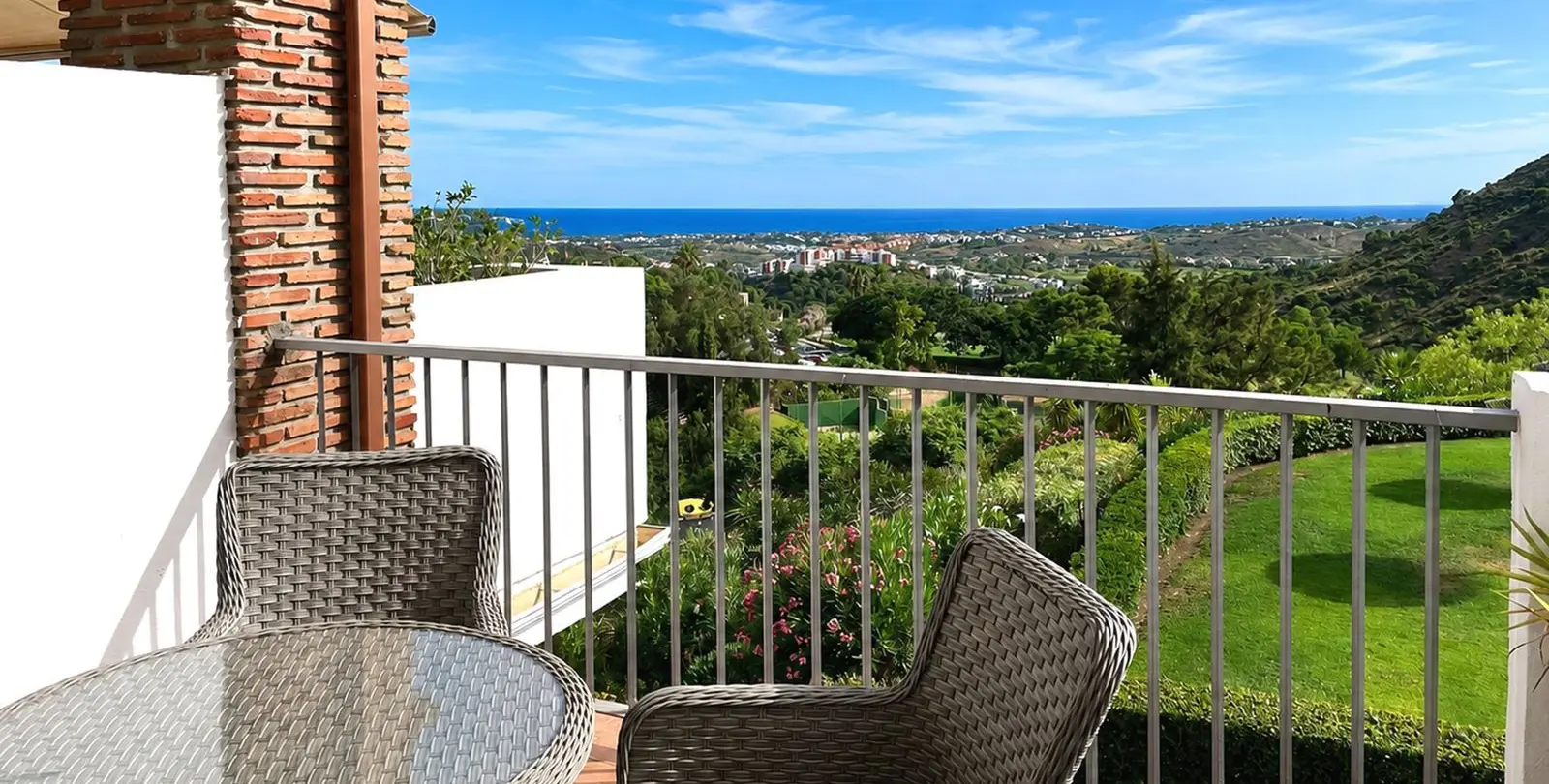 Venta de apartamento en planta media en Los Arqueros 5