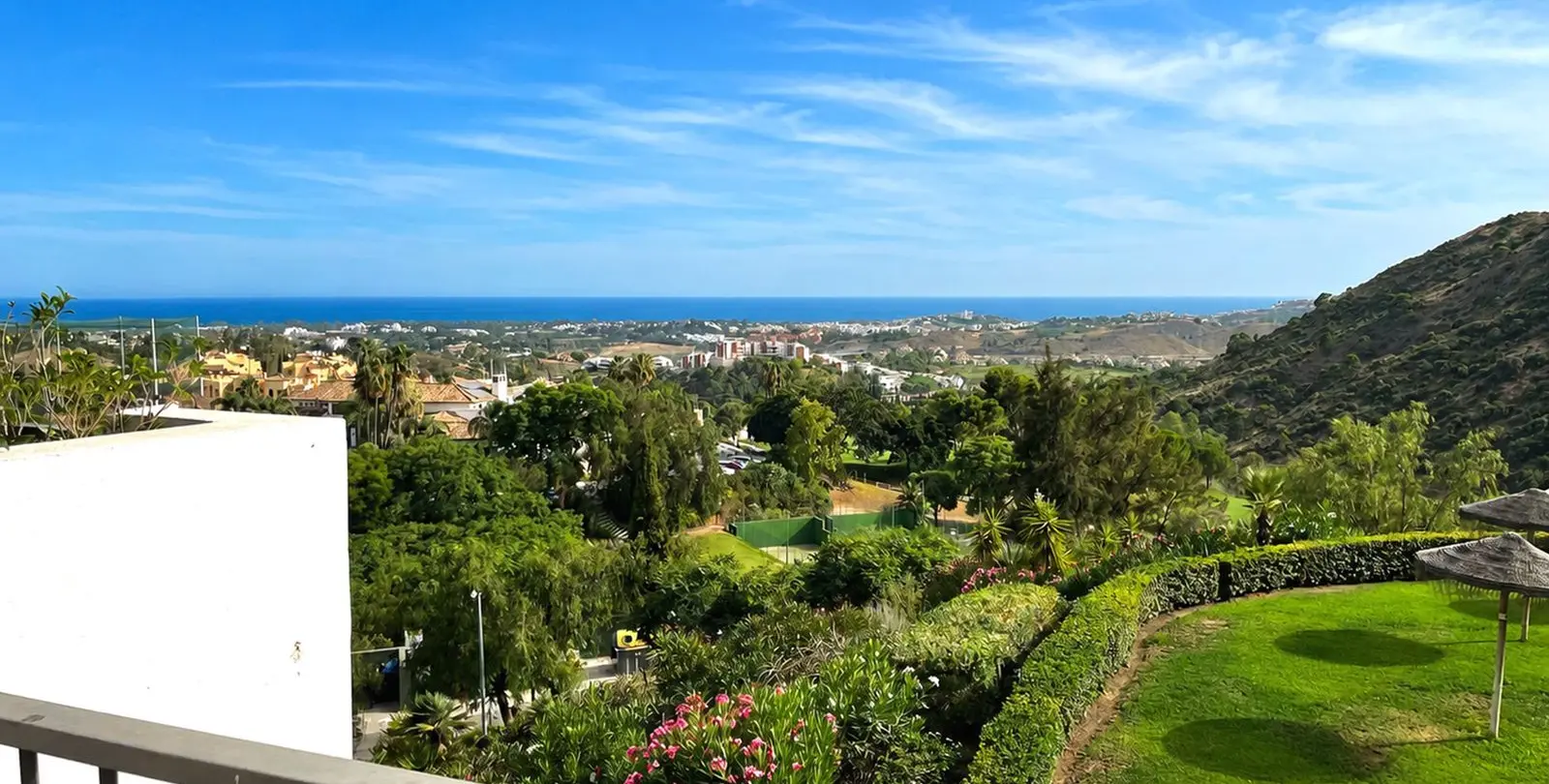 Venta de apartamento en planta media en Los Arqueros 6