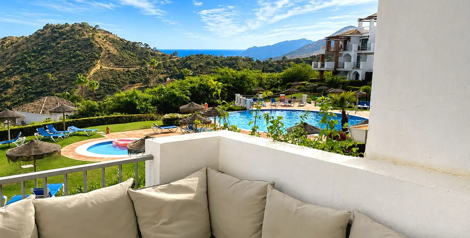Venta de apartamento en planta media en Los Arqueros 8