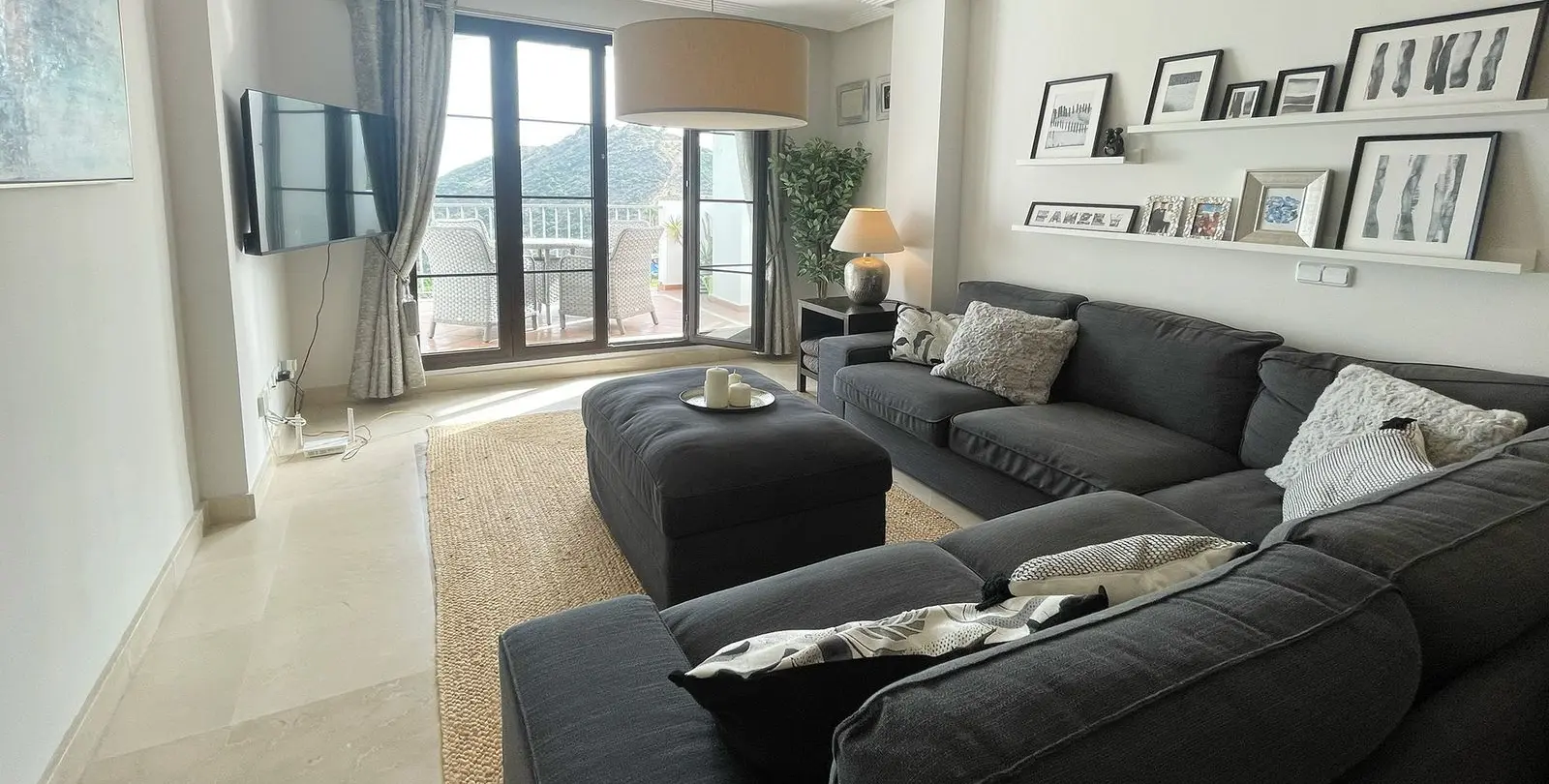 Venta de apartamento en planta media en Los Arqueros 11