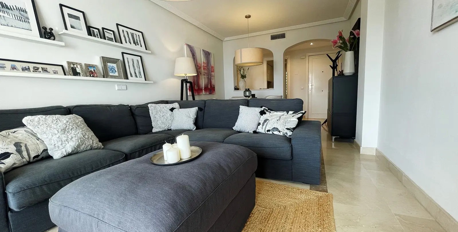 Venta de apartamento en planta media en Los Arqueros 12
